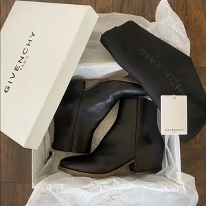 GIVENCHY  NEW SIZE 9/42